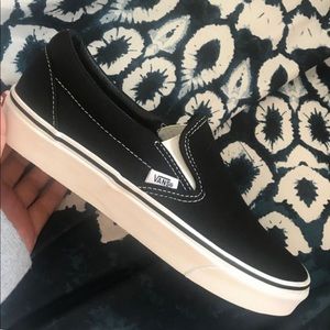 BLACK SLIP ON VANS